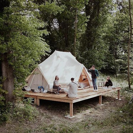 Domaine De Cherimont - Logement Insolite En Groupe Andenne Bagian luar foto