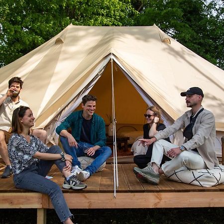 Domaine De Cherimont - Logement Insolite En Groupe Andenne Bagian luar foto