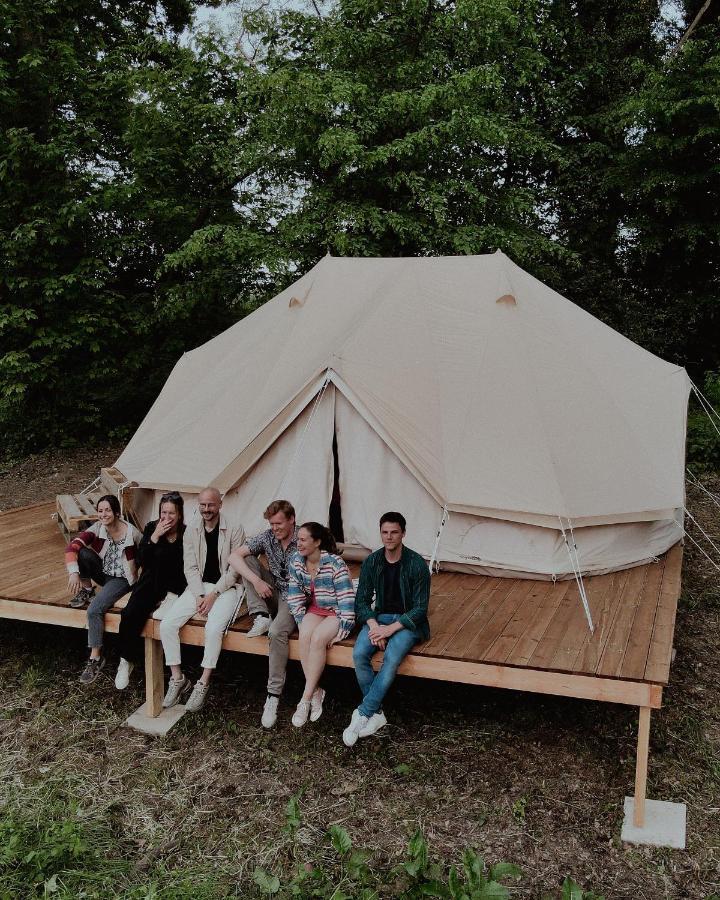 Domaine De Cherimont - Logement Insolite En Groupe Andenne Bagian luar foto