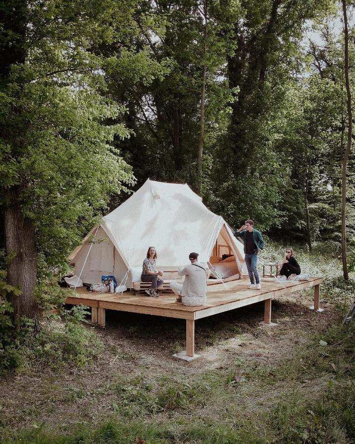 Domaine De Cherimont - Logement Insolite En Groupe Andenne Bagian luar foto